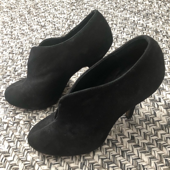 ALDO Black Heel Booties - Picture 1 of 6